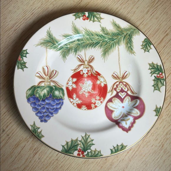 American Atelier Porcelain Holiday Ornament Salad/Desert Plate (4) - Picture 3 of 8